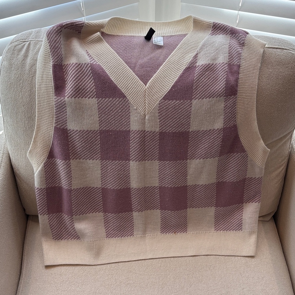 H&M Divided Purple and Cream Knit Sweater Vest